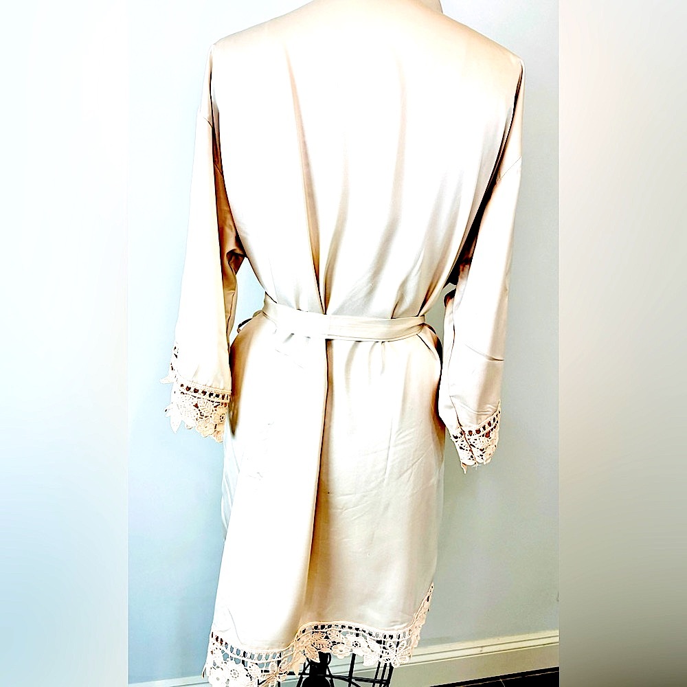 Satin Polyester/Spandex Cream Bride’s Robe Lace Wedding / Bachelorette/Honeymoon
